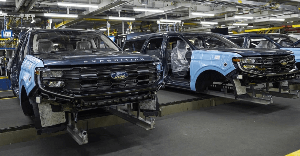 The Ford Production Halt 2025 Impacts Production of F-150 Lightning and Five Other Models After Supplier Fire
